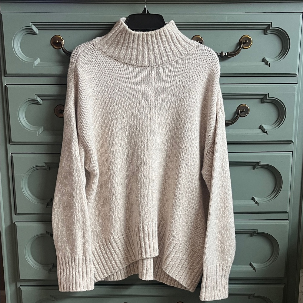 New — H&M Mockneck Sweater